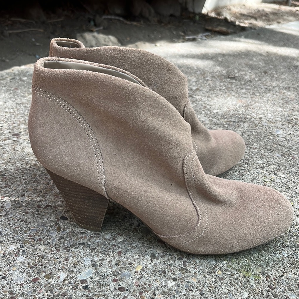Carlos ankle suede ivory boots